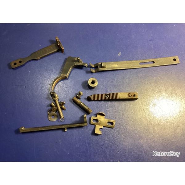 Lot de pi�ces gaucher cal 22 lr