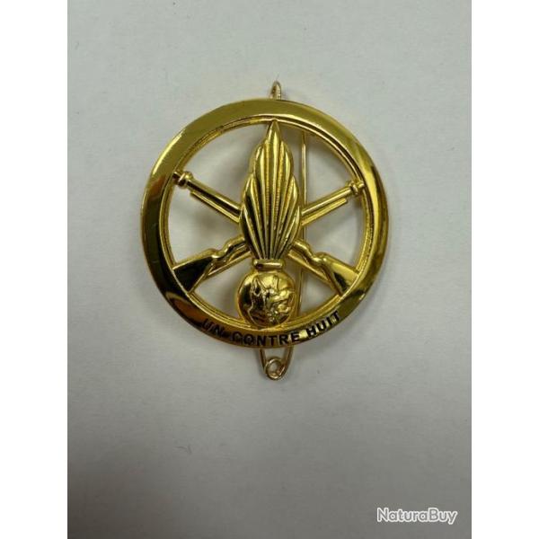 insigne de beret  Un contre huit