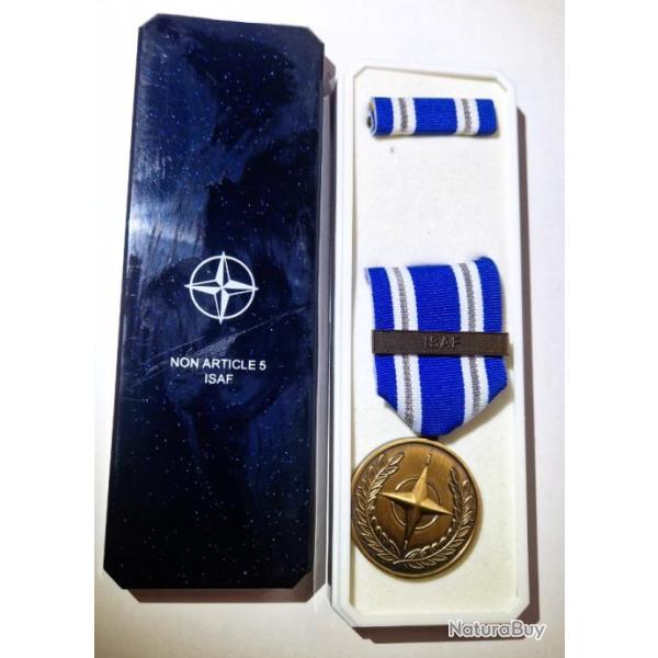 M�daille pendante ISAF avec Dixmude et agrafe