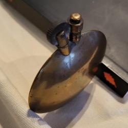 Original et ancien briquet &agrave; essence en laiton Extra plat ..