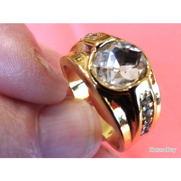 SPLENDIDE BAGUE NEUVE EN ACIER INOX DORE - TAILLE = 67,5 + BELLE PIERRE CENTRALE + 2 FOIS 5 PIERRES