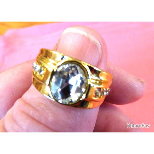 SPLENDIDE BAGUE NEUVE EN ACIER INOX DORE - TAILLE = 67,5 + BELLE PIERRE CENTRALE + 2 FOIS 5 PIERRES