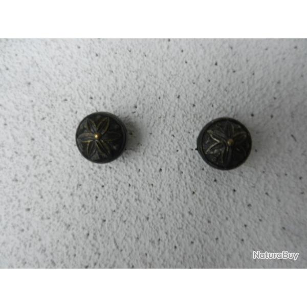 deux boutons pour �quipement militaire officier