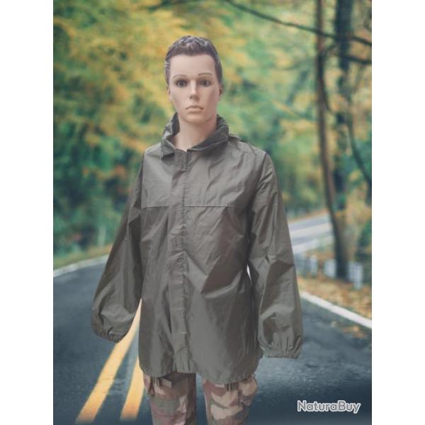 Veste de pluie avec capuche arm�e fran�aise Taille M uniquement