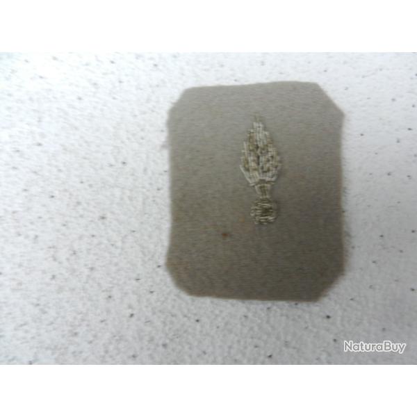 insigne militaire tissu grenade brod�e canetille