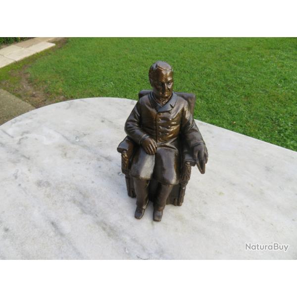 Ancien pot a tabac repr�sentant "Louis Adolphe THIERS" (1797-1877) Pr�sident - FRANCE (Vers 1890)