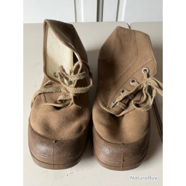 Chaussures de brousse, pataugas, id�al mannequin, reconstitutions, chasse , p�che, randonn�e.