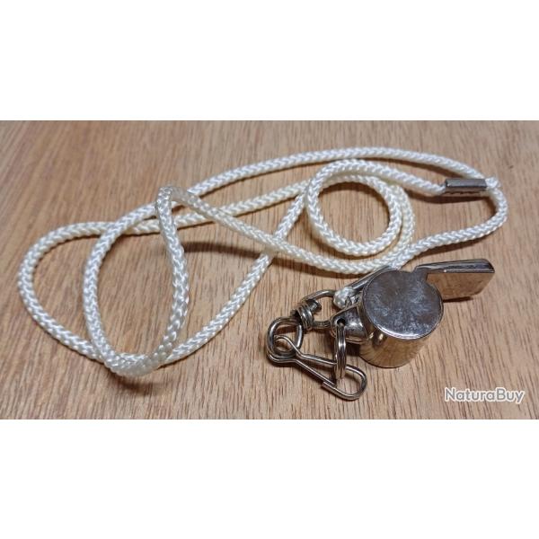 Ancien sifflet militaire r�glementaire et son ruban blanc r�glable - Gendarmerie