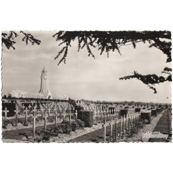 CPSM MILITARIA  -  DOUAUMONT  -  OSSUAIRE ET CIMETI�RE
