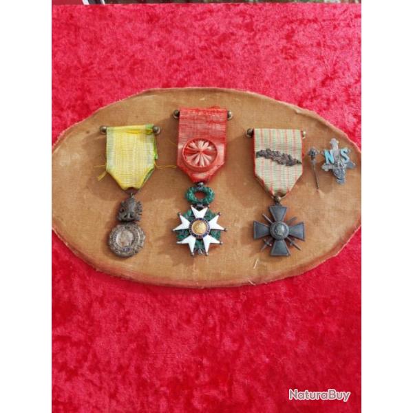 Ensemble de m�dailles combattant 14-18 WW1