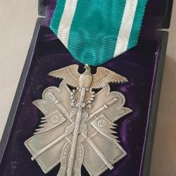 Ordre du Milan d'or en argent et vermeil. Superbe &eacute;tat. Bo&icirc;te en laque d'origine en bon &eacute;tat