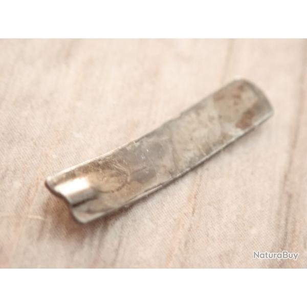 Pistolet parabellum suisse : Ressort de l'arr�toir du magasin / chargeur. R�f�rence 24