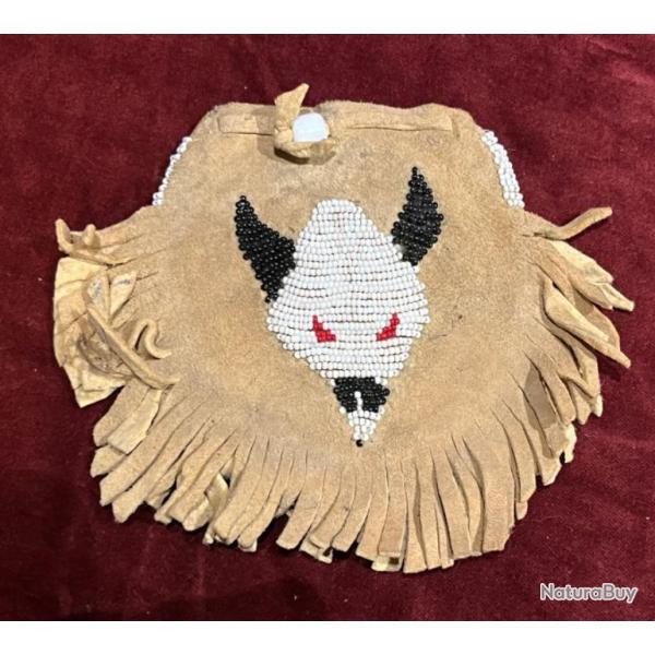 Tr�s jolie bourse indien des plaines perl�e bison blanc indianiste