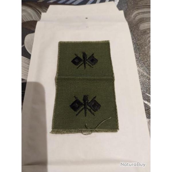 Lot de collars officier arm�e us SIGNAL CORPS kaki ORIGINAL