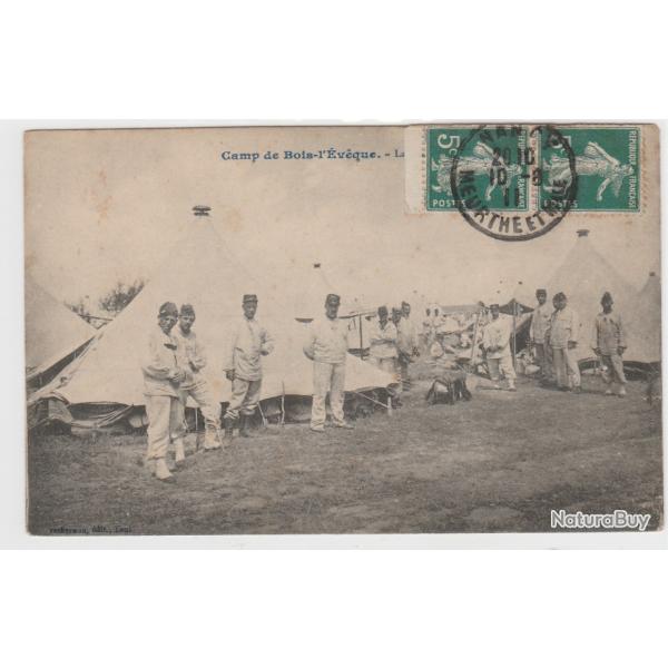 CPA Guerre Camp de Bois l'Ev�que - la vie au camp