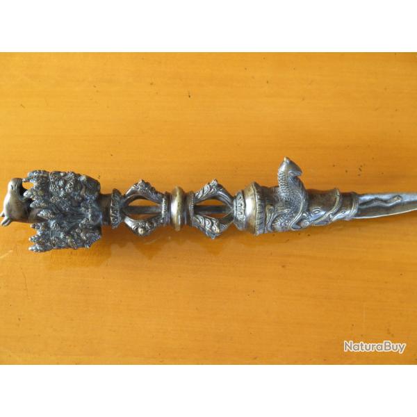 PHURBA RITUELLE DU TIBET T�TE DE MAHAKALA VERS 1900 EN BRONZE PATINE