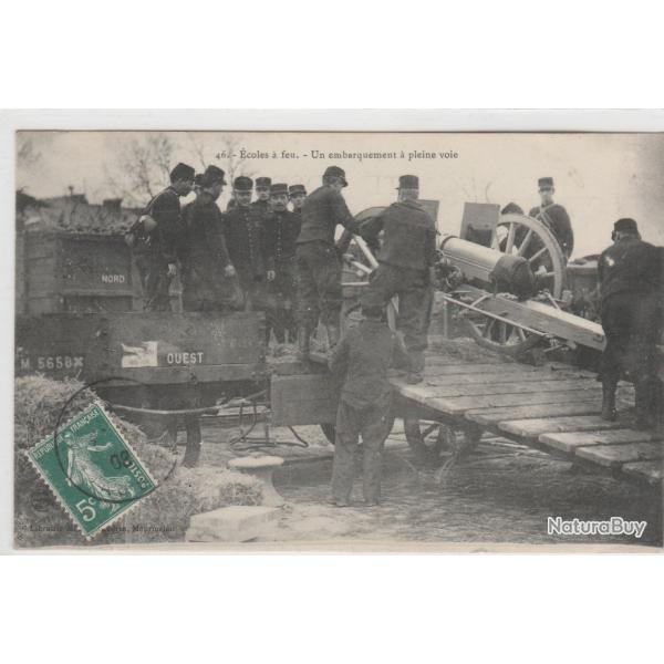 CPA -�cole a feu Un embarquement a pleine voie