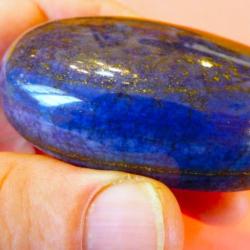 IMPRESSIONNANT ET MAGNIFIQUE CABOCHON DE LAPI- LAZULI DE 151grs - UNE JOLIE PIERRE SEMI PRECIEUSE