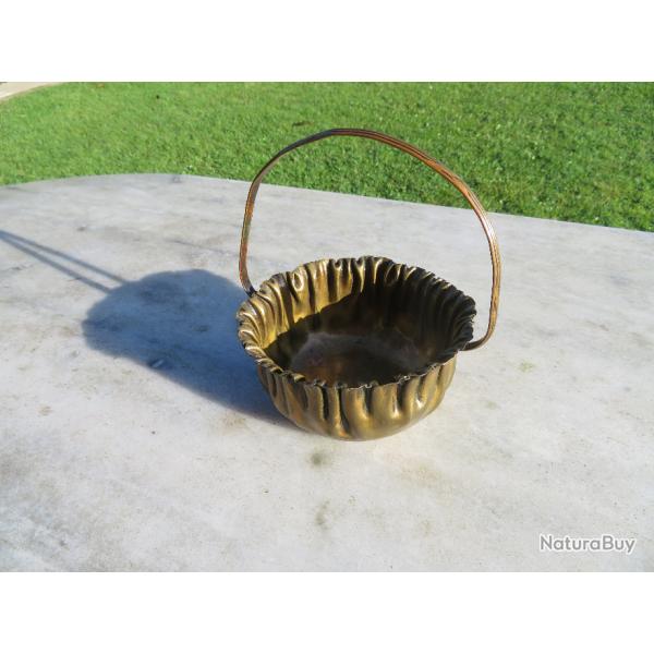 Ancienne Corbeille a fruits en forme de panier en m�tal dor� patin� - FRANCE (Fin XIX - D�but XX�)