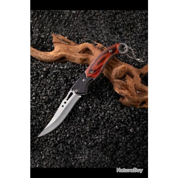 Petit couteau pliable avec cha�ne.