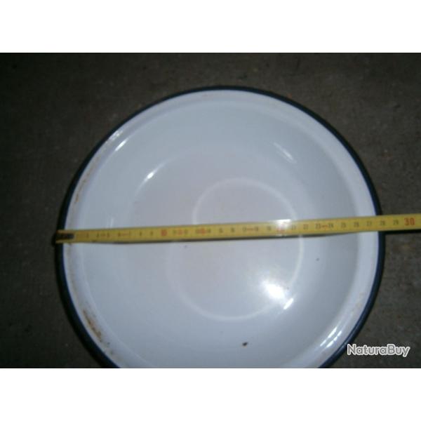 assiette �maill�e