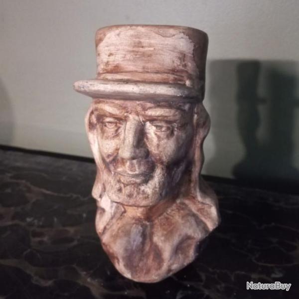 ANCIENNE SCULPTURE D UN BUSTE DE L�GIONNAIRE  �UVRE SIGN�E