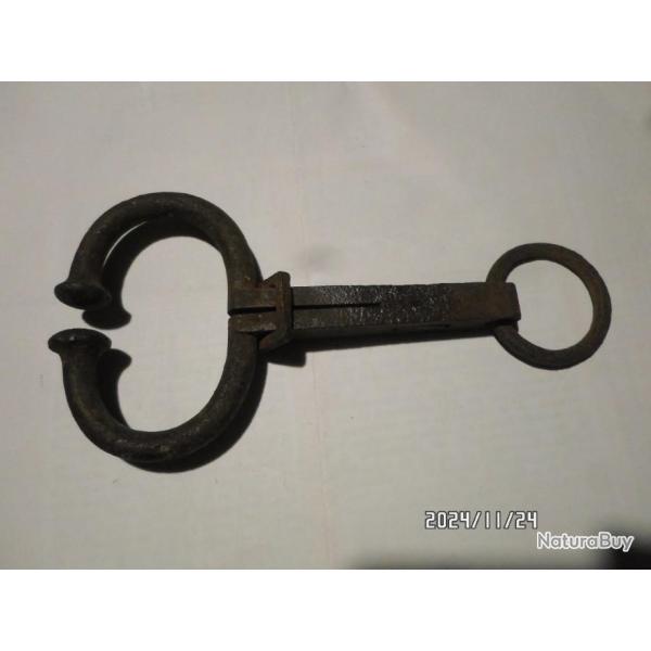 ANCIENNE MOUCHETTE.... POUR TAUREAU