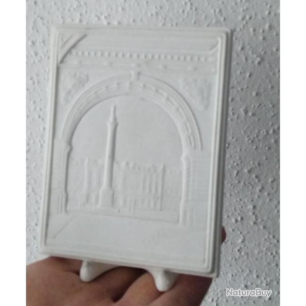 SOUVENIR ANCIEN EN ALBATRE "PLACE DU PALAIS SAINT PETERSBOURG" USINE LFZ CCCP URSS