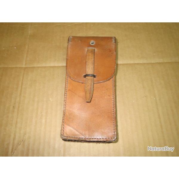 Trousse de nettoyage en cuir MAT 49