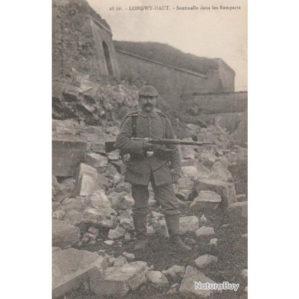 CPA 02 - Coucy-le-Chateau - Sentinelle allemande � la porte de Laon