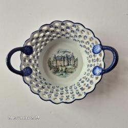 Corbeille en porcelaine blanche avec le chateau de Langeais