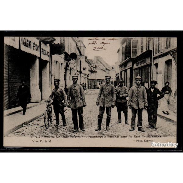 CPA - Prisonniers Allemands dans les rues de SOISSONS N�0020