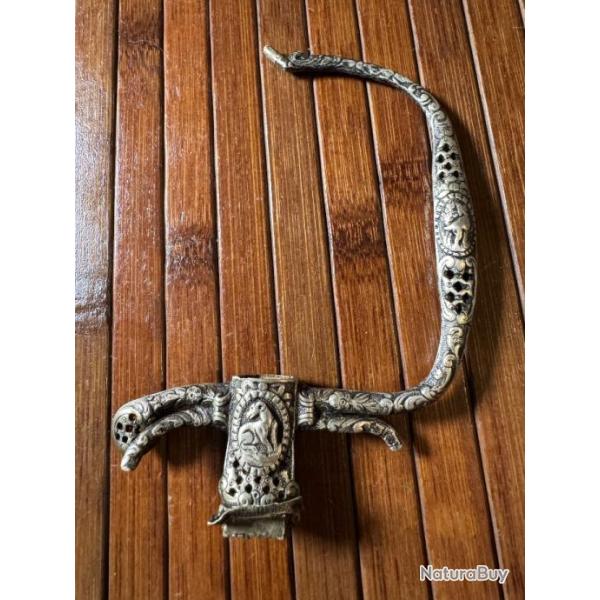 GARDE D'�P�E DE LUXE  DU XVIII �me EN ARGENT MASSIF FINEMENT GRAV�E TRAVAIL D'ORF�VRE