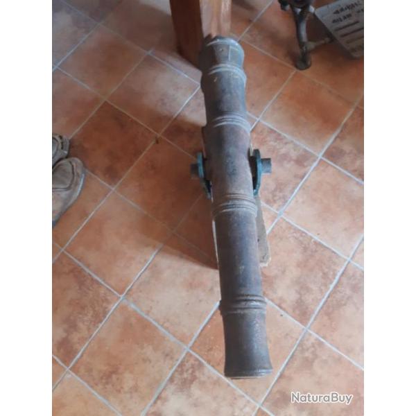Vend canon de port en fer.