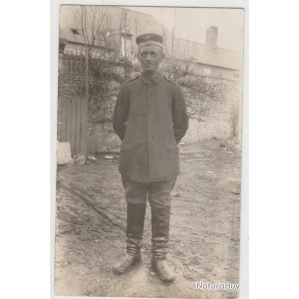 CPA - Soldat allemand en uniforme (carte photo)N�137-592