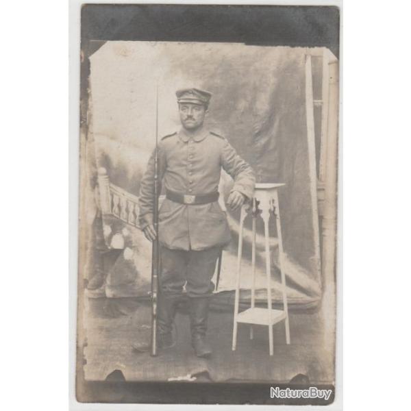CPA - Soldat allemand en uniforme (carte photo)N�137-014