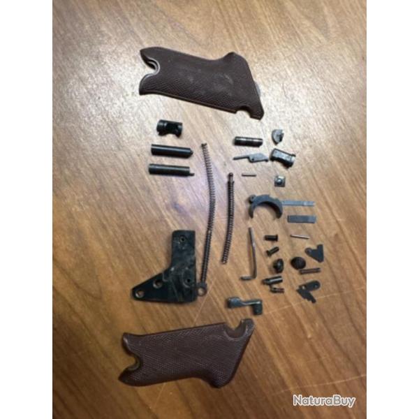 lot de pi�ces pistolet ERMA LA22