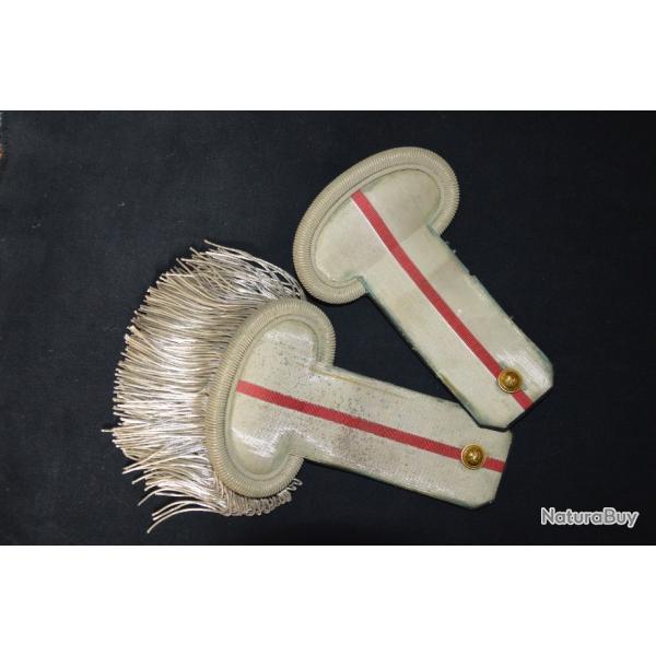 EPAULETTES D'ADJUDANT D'UN REGIMENT D'INFANTERIE-3� REPUBLIQUE GUERRE 1914/1918