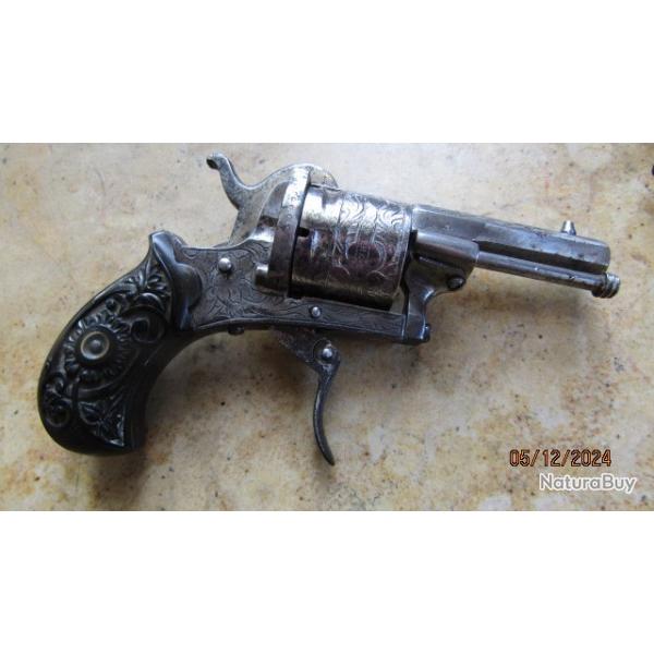 Revolver compacte trs grav Lefaucheux 7mm enluminures  broche guardian 1878 Belges