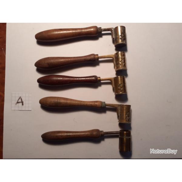 5 anciennes dosettes a poudre et plomb  N� A
