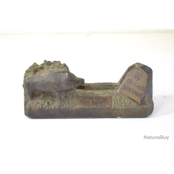 Support photo ancien Souvenir du service militaire. Bon Chasseur Ardennais. Sanglier pl�tre Belgique