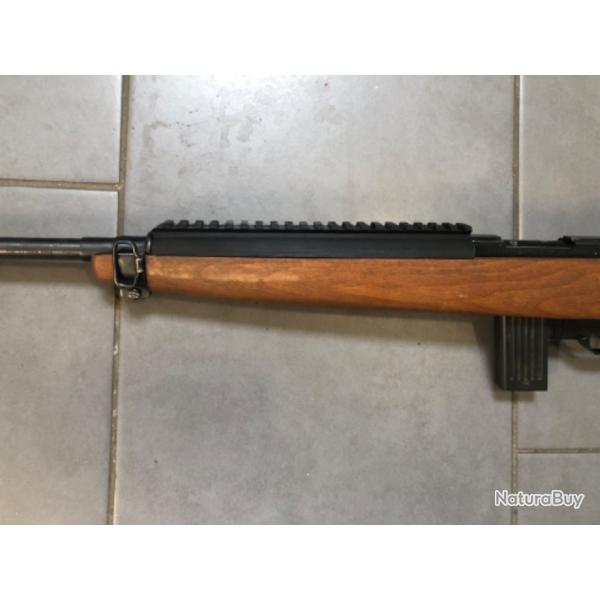 Garde main ventile polym�re  pour carabine erma em1 22lr avec rail picatinny Sur toute la longueur.