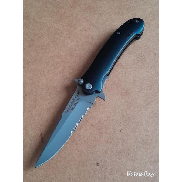 Couteau  SMITH & WESSON  Mod�le  H.R.T