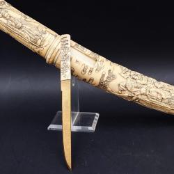 COUTEAU POIGNARD JAPONAIS AIKUCHI TANTO IVOIRE FINEMENT SCULPTE - JAPON MEIJI 1868-1912 Collection T