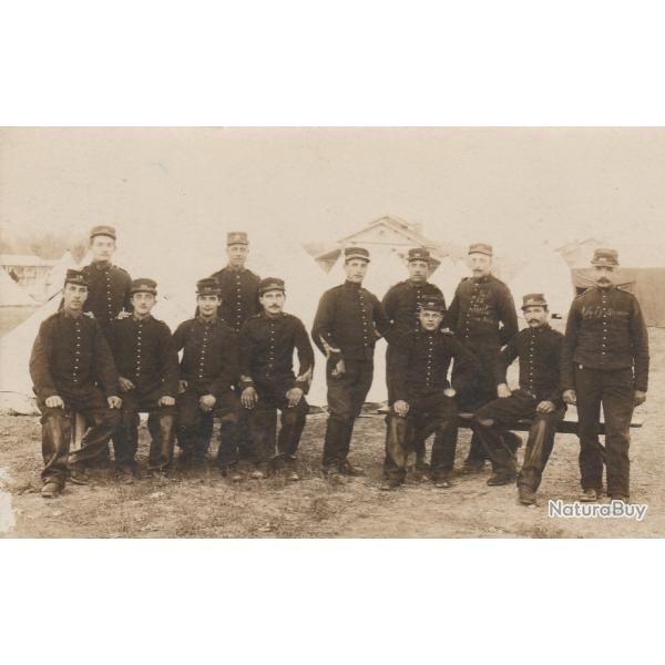 CPA -Carte Photo d'un groupe de soldats-N�421