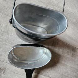 Gamelle de l'arm&eacute;e suisse. Dat&eacute;e 1955. Top pour camping ou reconstitution ou chasse, ...