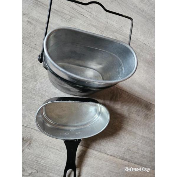 Gamelle de l'arm�e suisse. Dat�e 1955. Top pour camping ou reconstitution ou chasse, ...