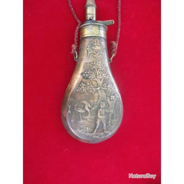 ANCIENNE POIRE A POUDRE EN CUIVRE