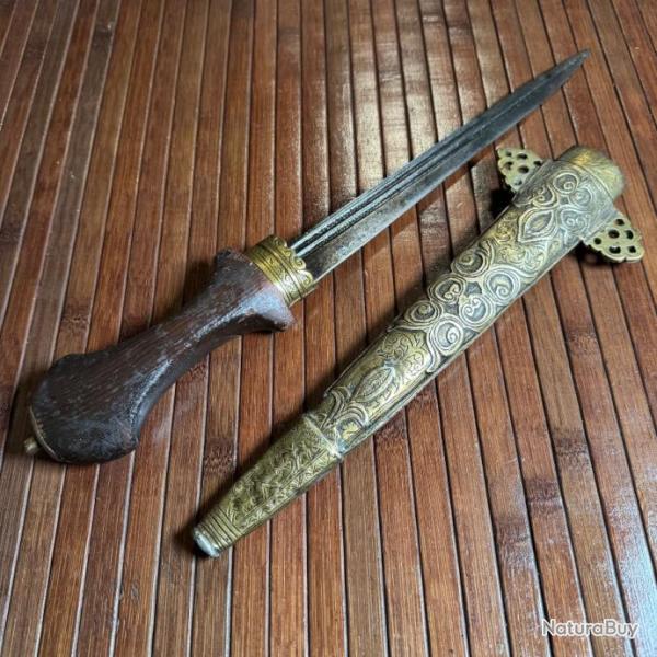 ANCIEN POIGNARD ORIENTAL GENOUI