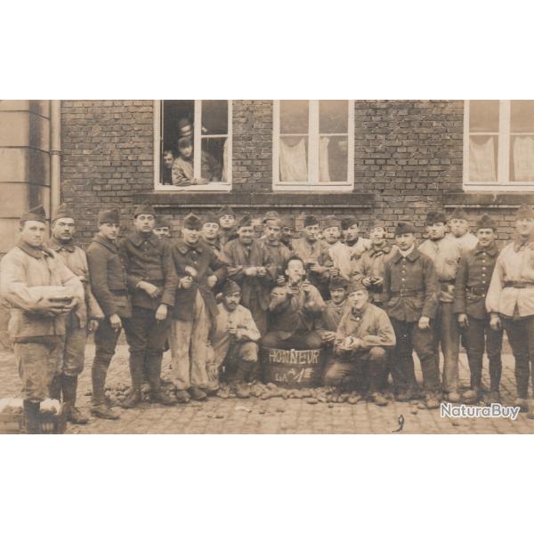 CPA - Carte Photo d'un groupe de soldats  N� 728